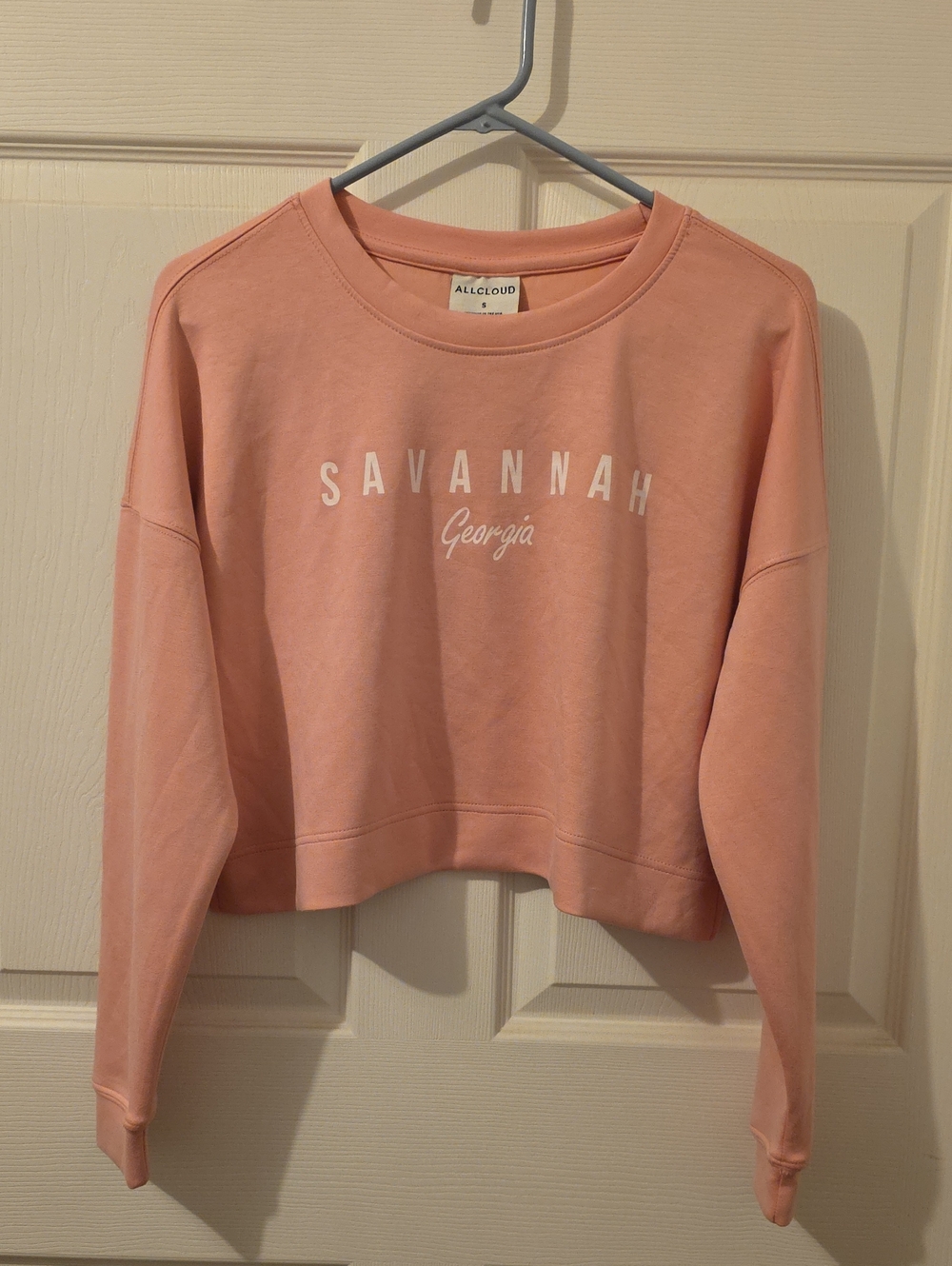 Savannah Georgia Cropped Crewneck Sweatshirt - Pink